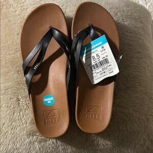 Women’s Reef Cushion Support Flip Flips NWT Size 8.5 Black and Brown